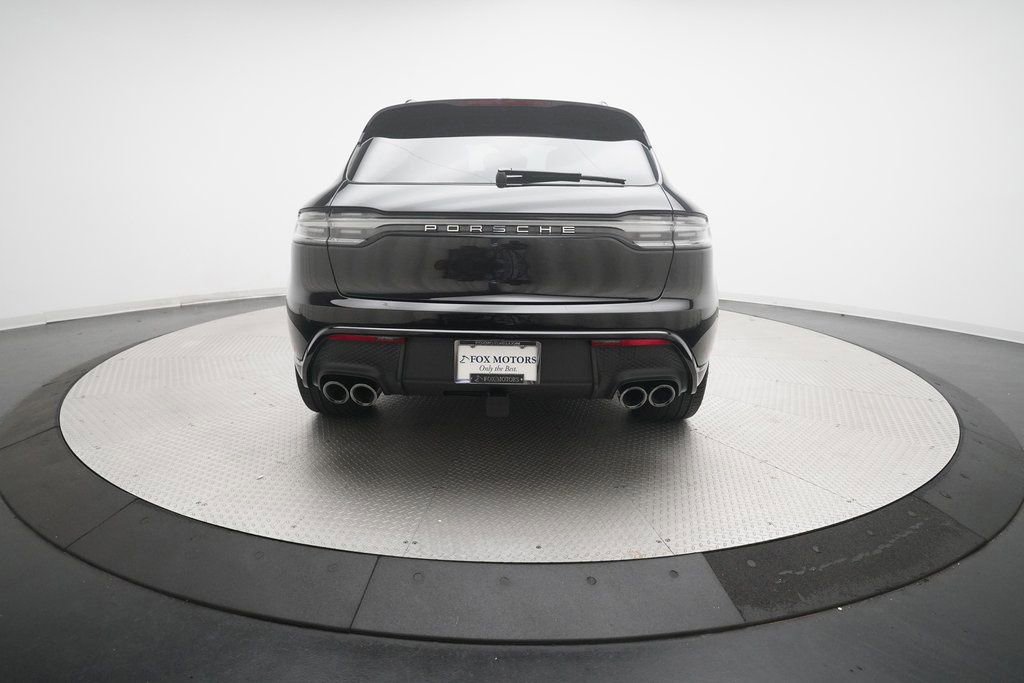 Certified 2026 Porsche Macan image 14