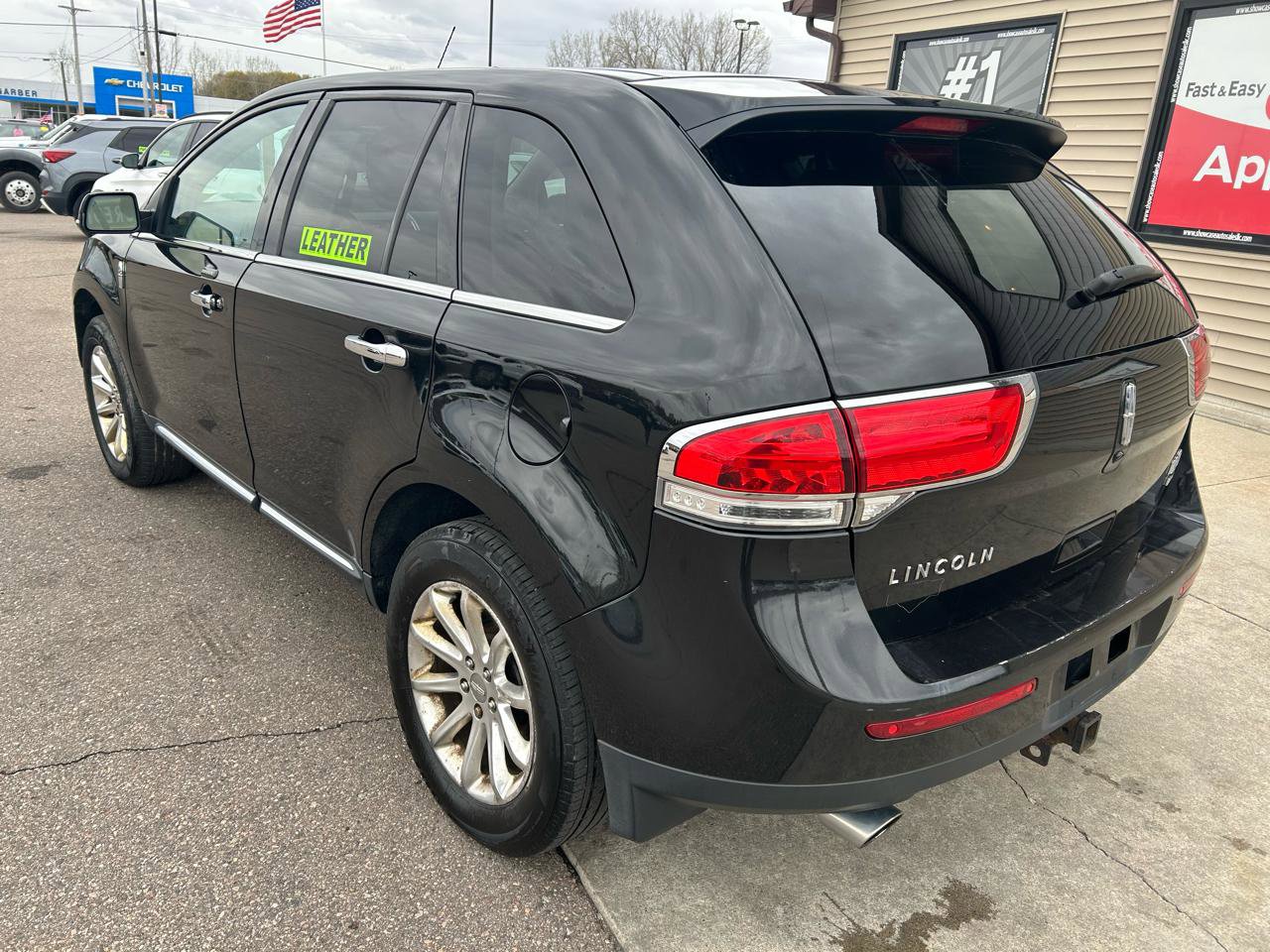 Used 2014 Lincoln MKX AWD w/ Equipment Group 101A image 7