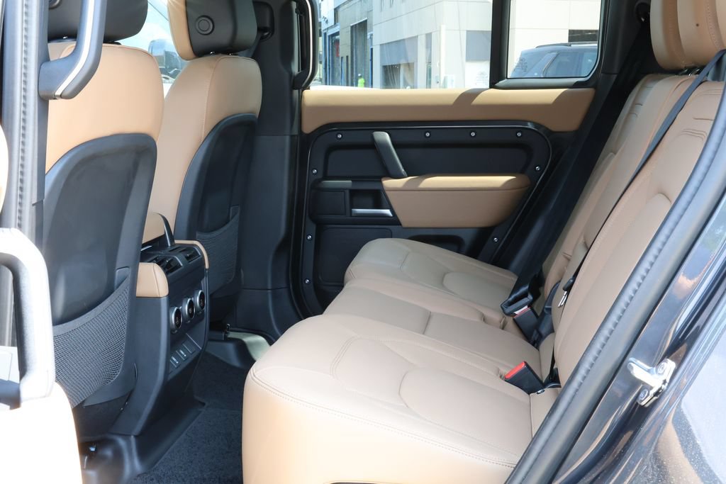 New 2026 Land Rover Defender 110 X-Dynamic SE AWD/4WD image 33