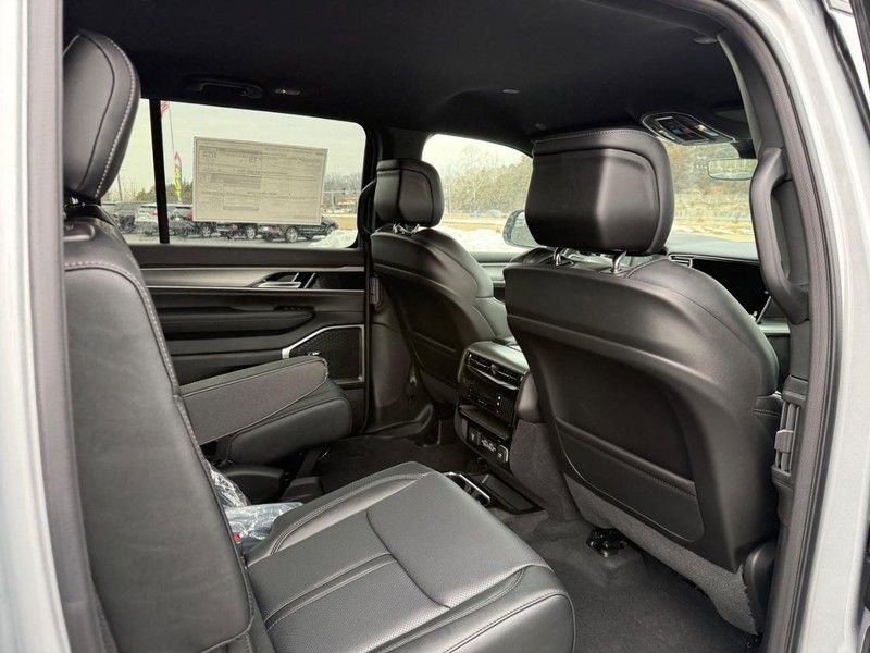 New 2026 Jeep Grand Wagoneer Limited image 6