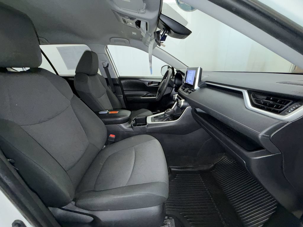 Used 2023 Toyota RAV4 XLE AWD/4WD image 6