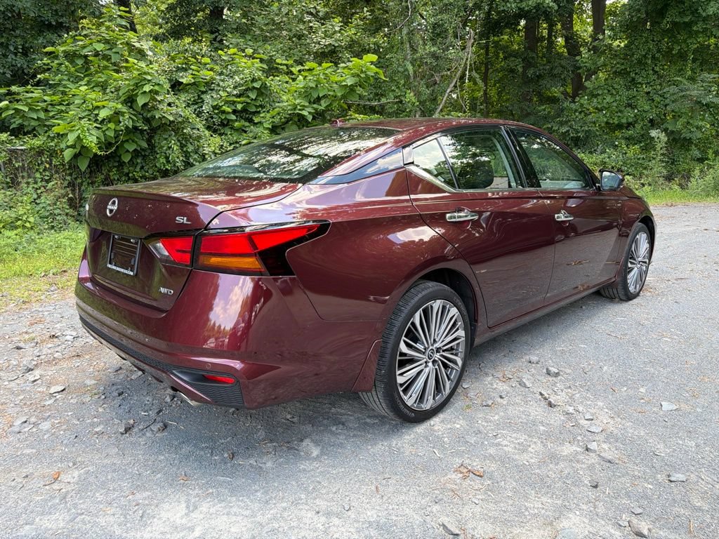 Used 2024 Nissan Altima 2.5 SL AWD/4WD image 3