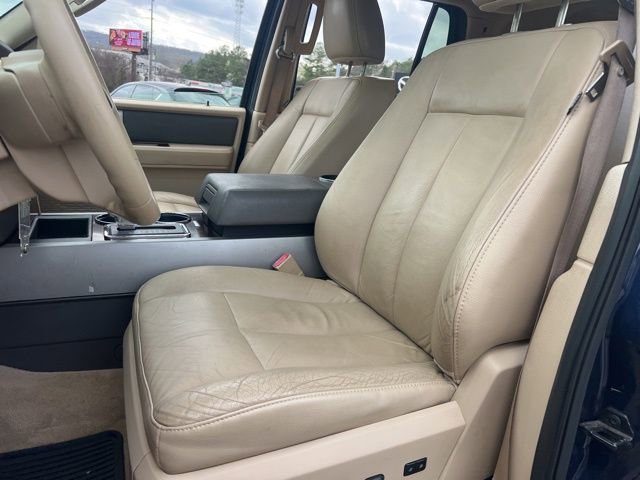 Used 2013 Ford Expedition XLT image 25