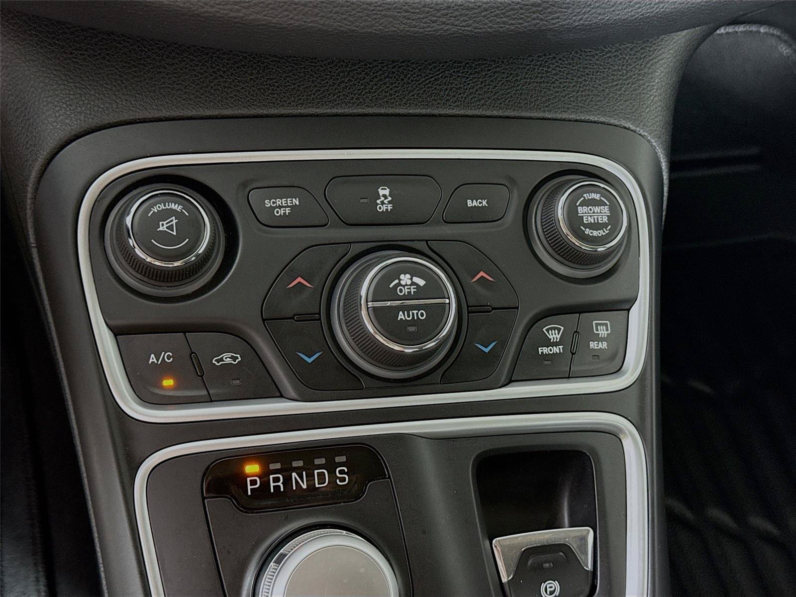 Used 2015 Chrysler 200 C w/ Navigation & Sound Group I FWD image 9