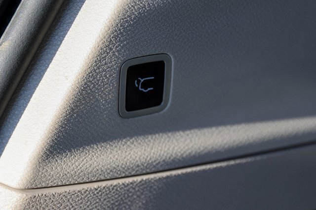 Used 2021 Chrysler Pacifica Touring-L image 10