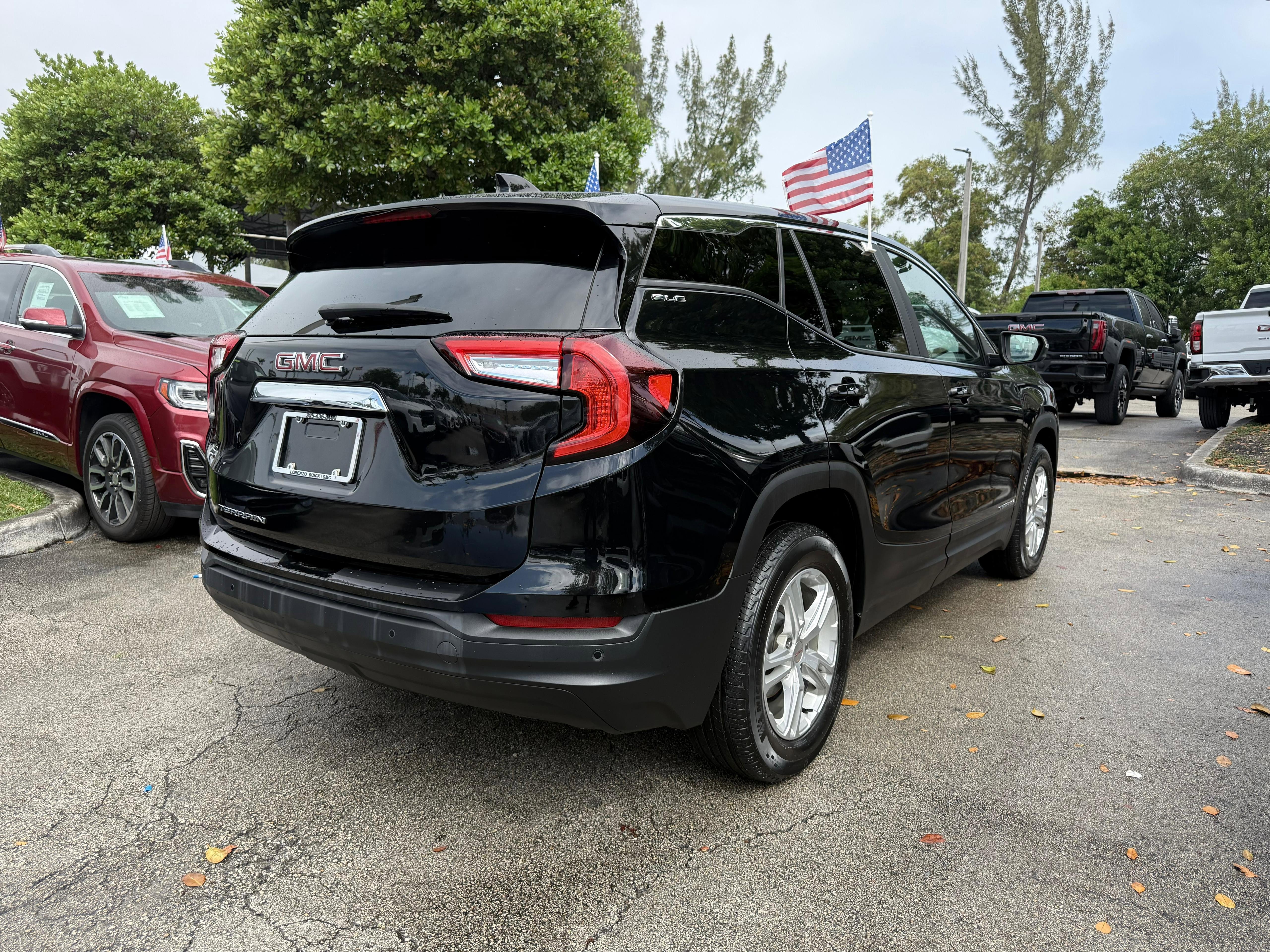 Used 2023 GMC Terrain SLE image 5