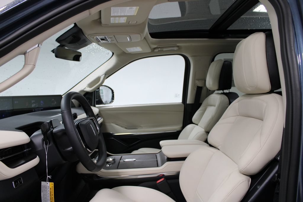 New 2027 Lincoln Navigator L Reserve RWD image 25