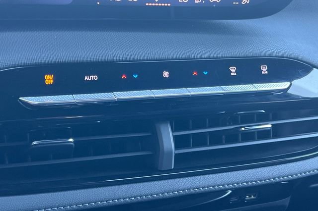 Used 2025 Buick Enclave Sport Touring image 28