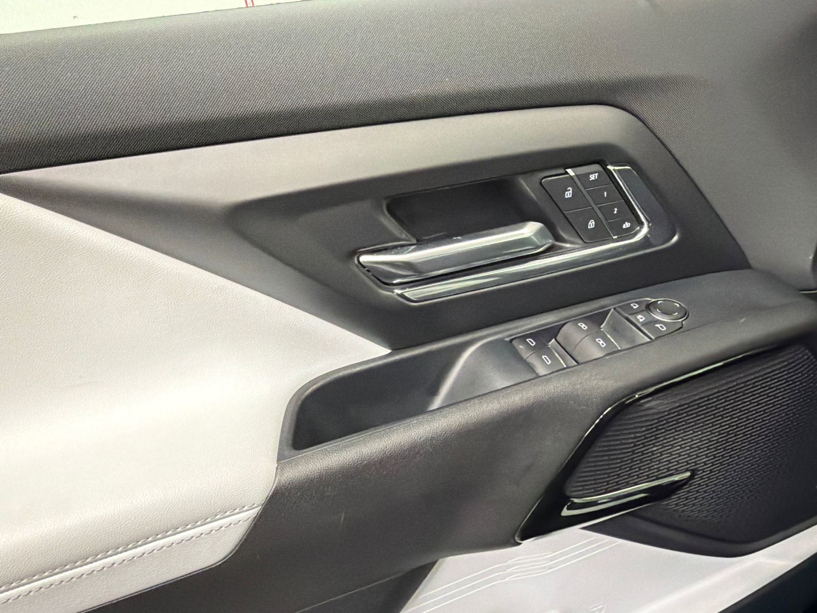 Used 2025 Chevrolet Silverado EV RST image 35