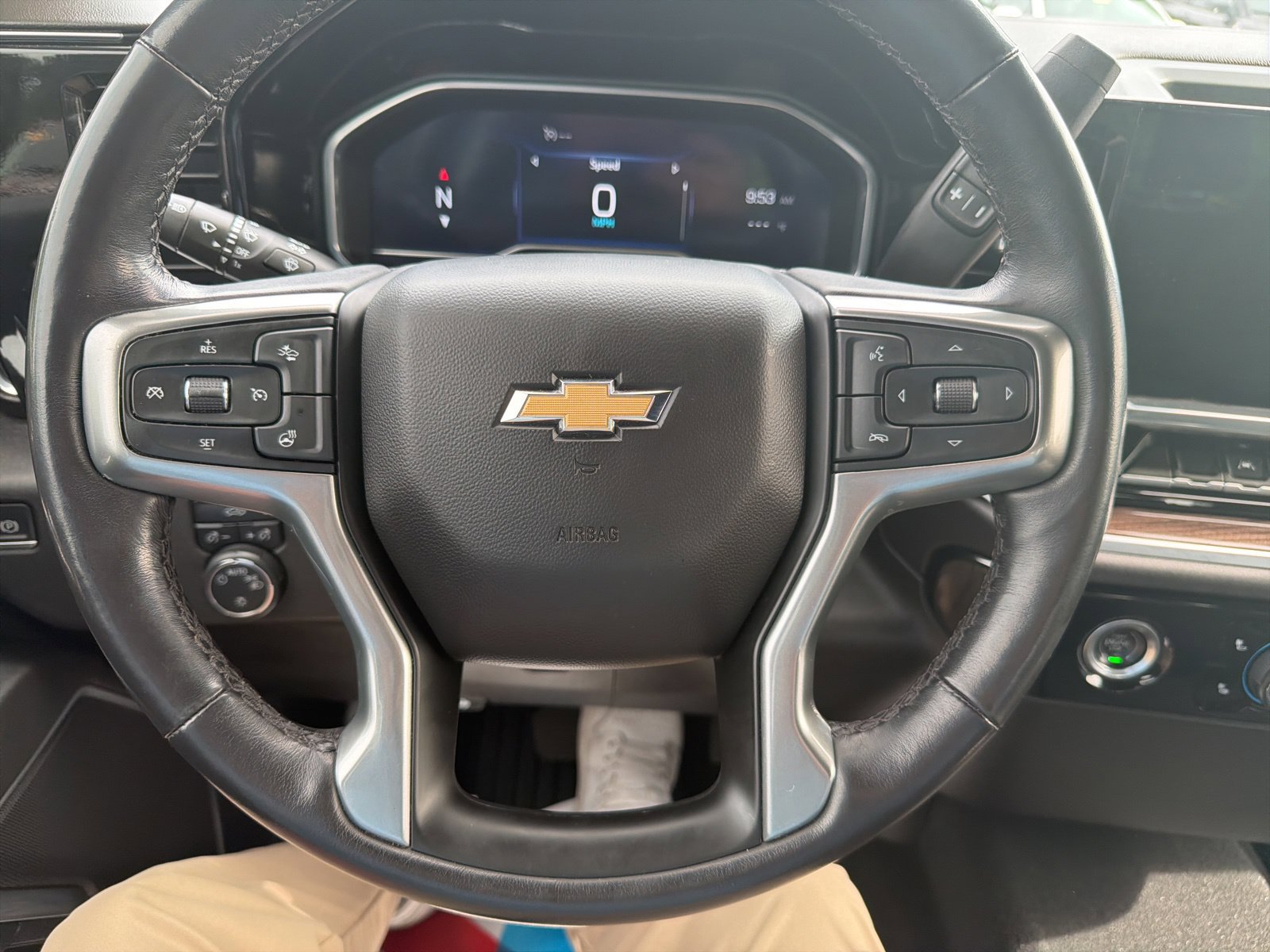 Used 2022 Chevrolet Silverado 1500 LT w/ LPO, Dark Essentials Package AWD/4WD image 11