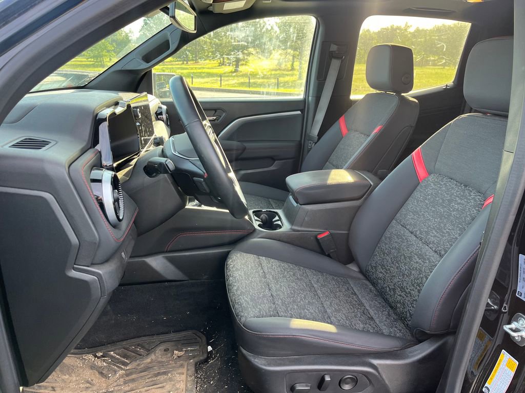 Used 2024 Chevrolet Colorado Z71 w/ Z71 Convenience Package 2 image 5