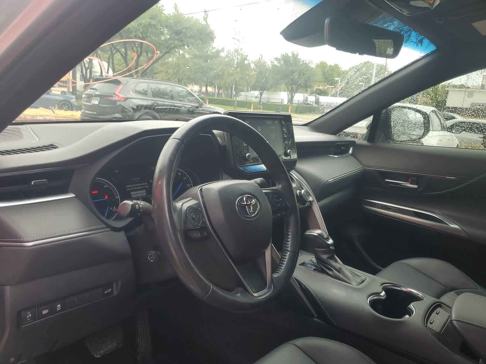 Used 2021 Toyota Venza XLE AWD/4WD image 2