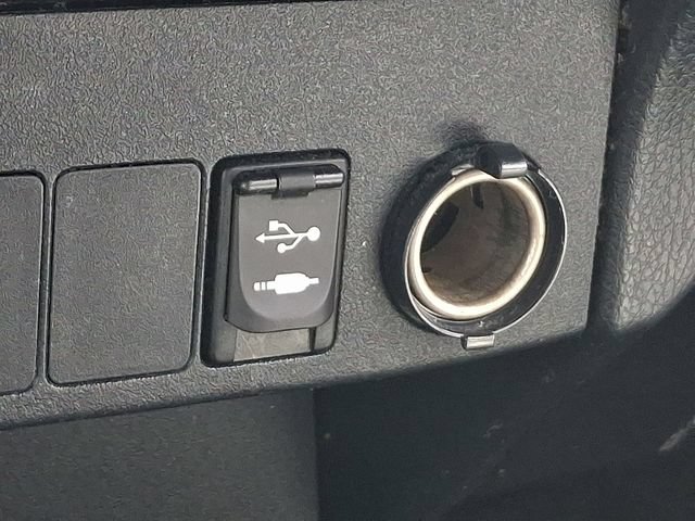 Used 2014 Toyota RAV4 XLE AWD/4WD image 16