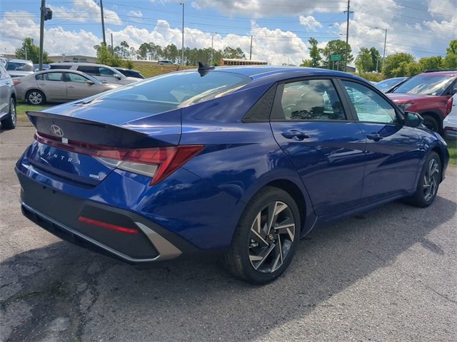 New 2025 Hyundai Elantra SEL image 5