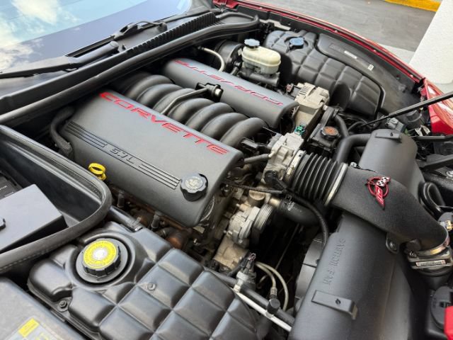 Used 2000 Chevrolet Corvette Coupe w/ Performance Handling Pkg RWD image 18
