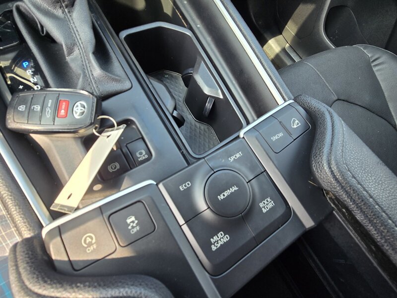 Used 2024 Toyota Grand Highlander AWD image 20