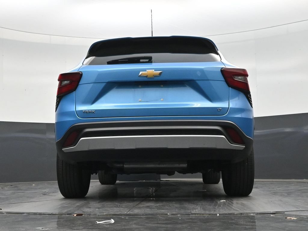 Used 2025 Chevrolet Trax LT FWD image 22