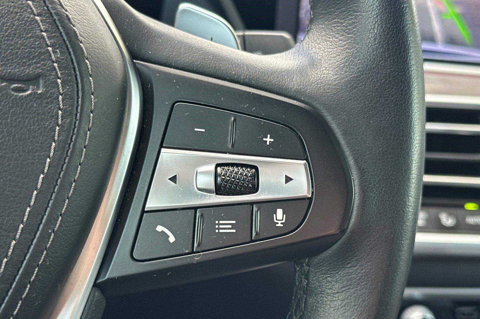 Used 2023 BMW X5 xDrive40i w/ Premium Package image 31