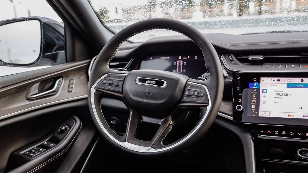 New 2026 Jeep Grand Cherokee Limited w/ Limited Altitude Package AWD/4WD image 18