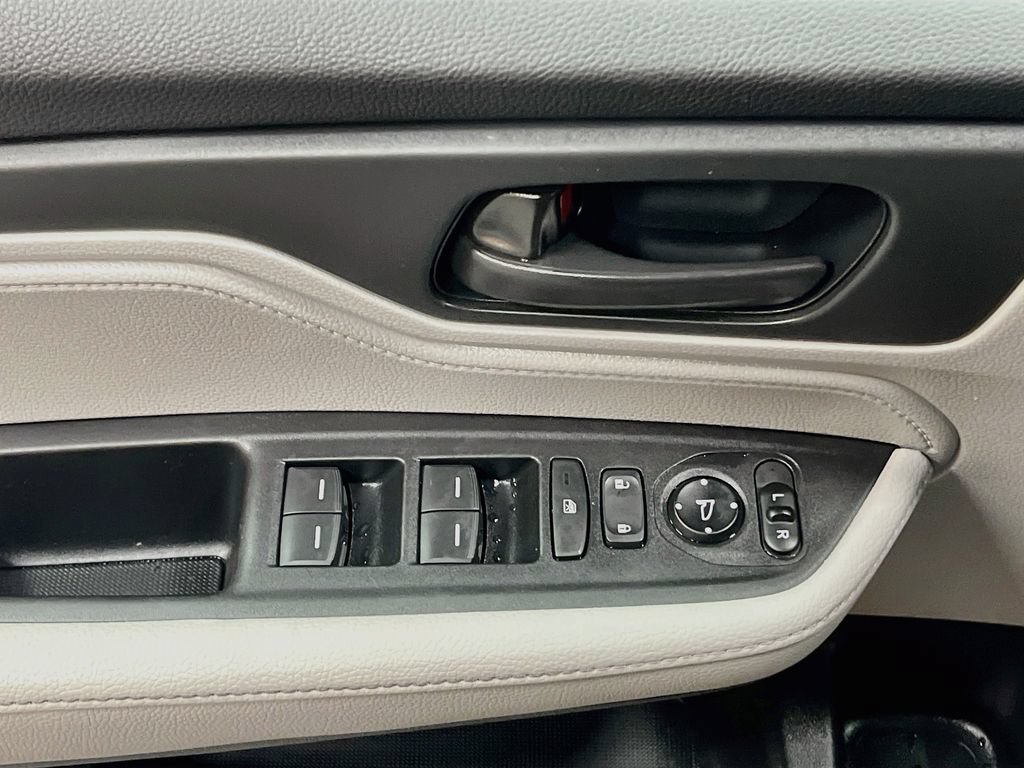 Used 2023 Honda Odyssey EX image 17