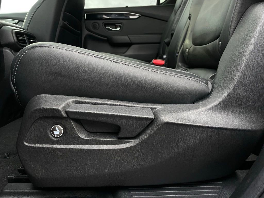 Certified 2025 Honda Pilot Touring image 41