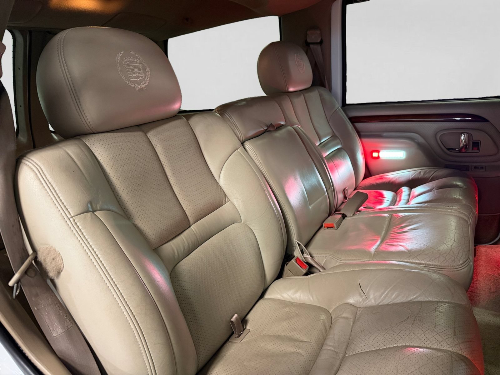Used 2000 Cadillac Escalade 4WD image 25