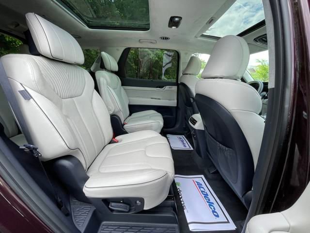 Used 2024 Hyundai Palisade Calligraphy image 23