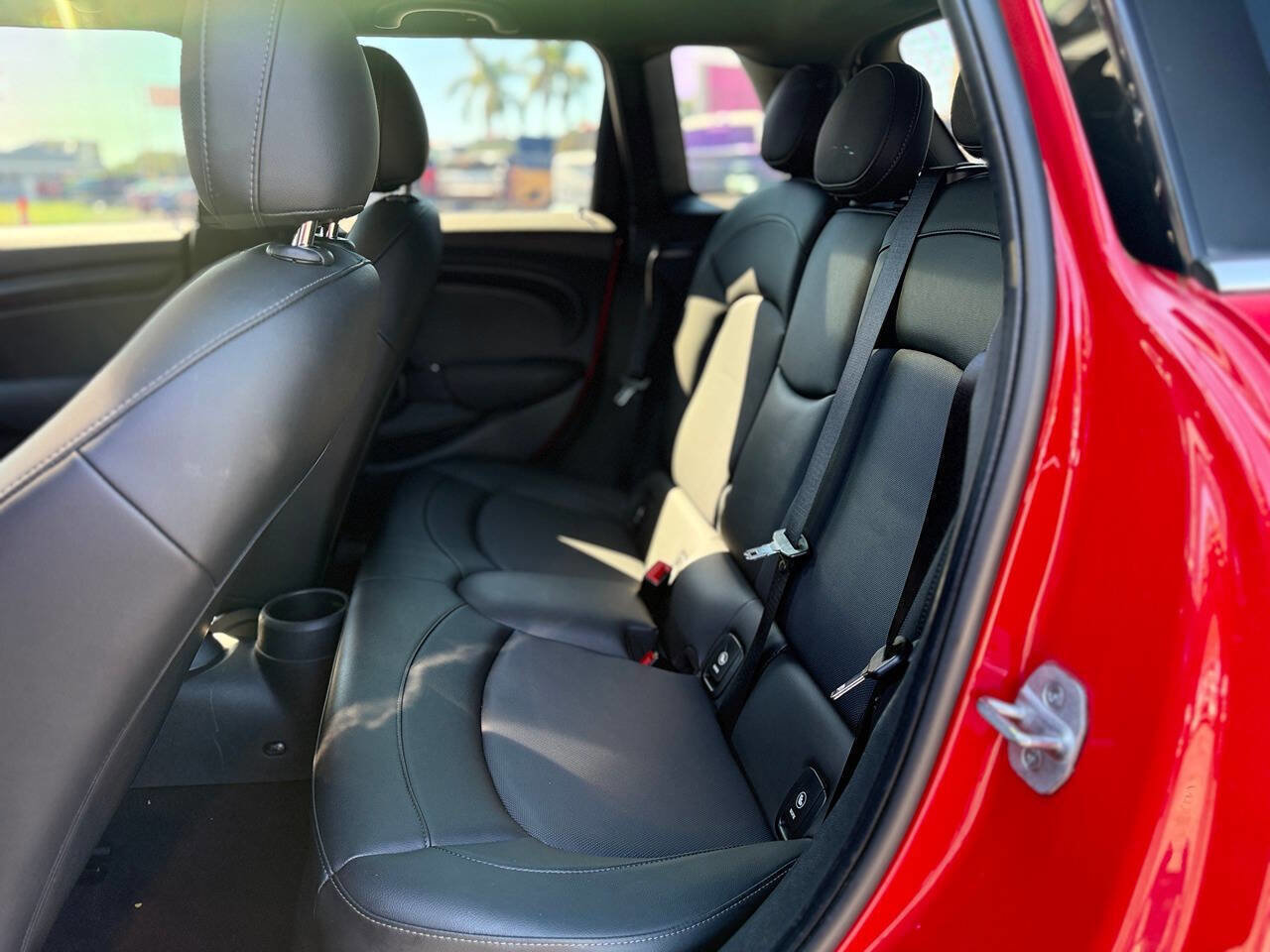 Used 2021 MINI Cooper 4-Door Hardtop image 15