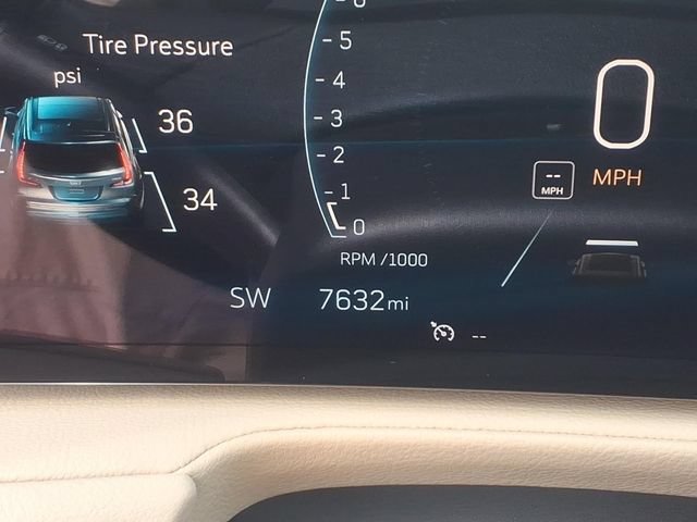 Used 2025 Cadillac XT4 Premium Luxury w/ Technology Package AWD/4WD image 29