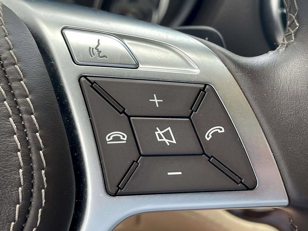 Used 2014 Mercedes-Benz SL 550 image 31