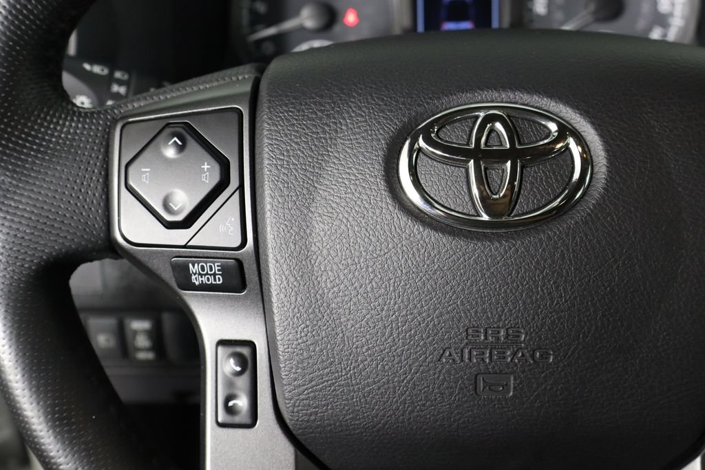 Used 2022 Toyota Tacoma TRD Off-Road AWD/4WD image 8