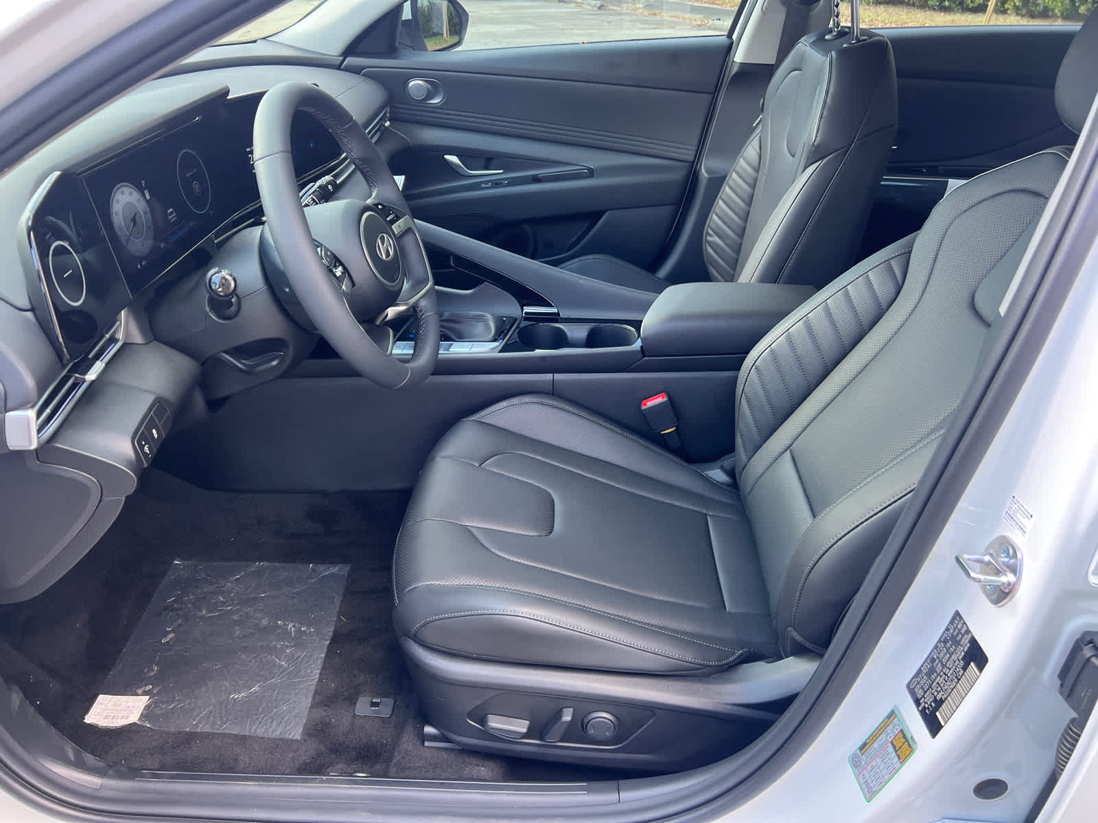 New 2026 Hyundai Elantra Limited FWD image 13