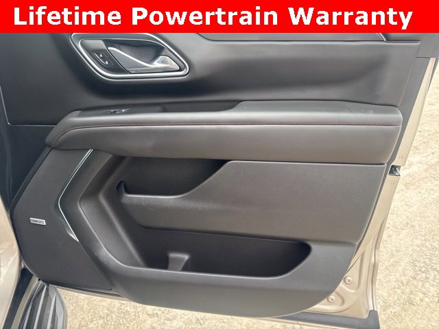 Used 2024 Chevrolet Suburban RST w/ Luxury Package image 21