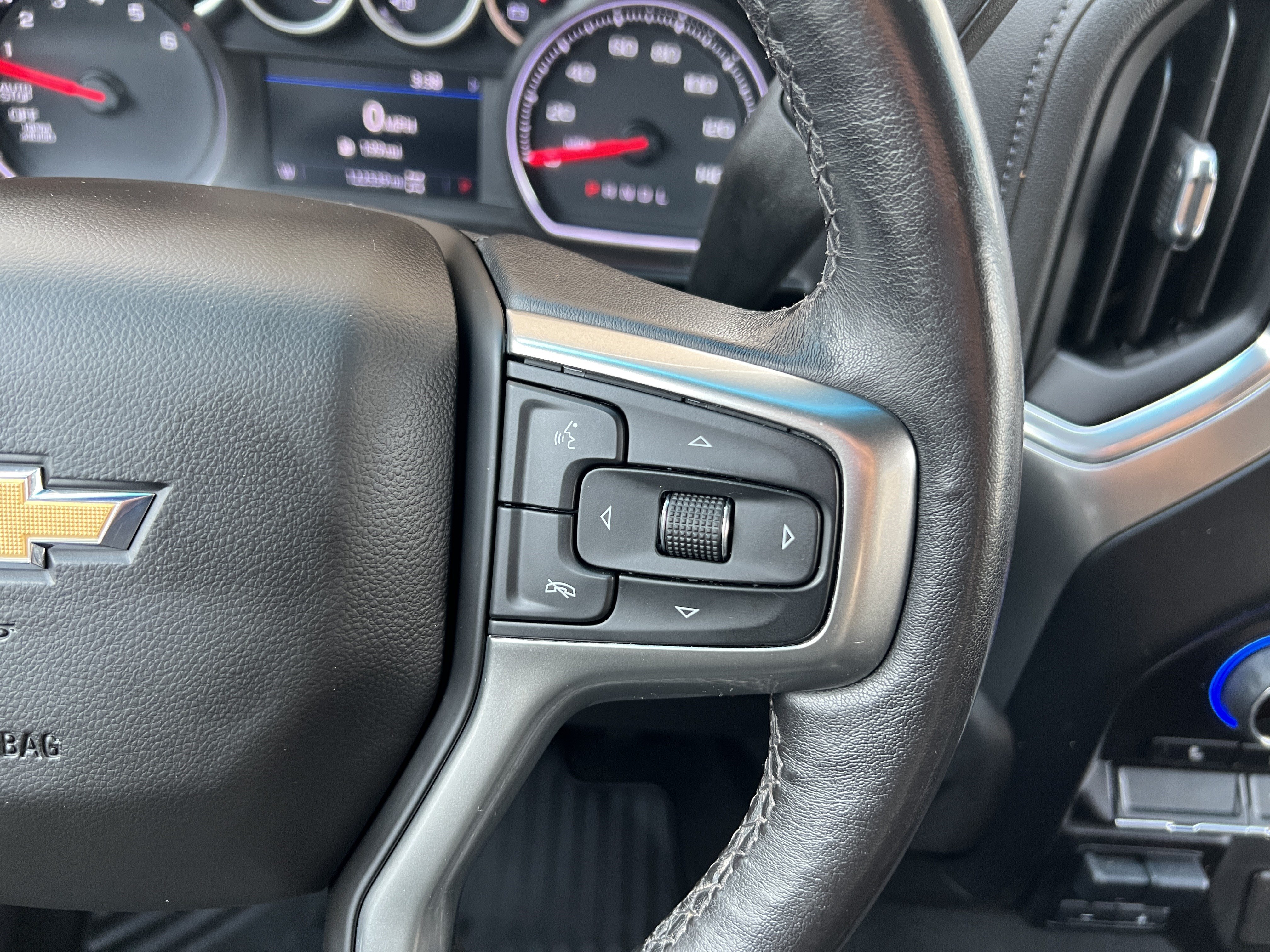 Used 2021 Chevrolet Silverado 1500 LT w/ Z71 Off-Road Package AWD/4WD image 25