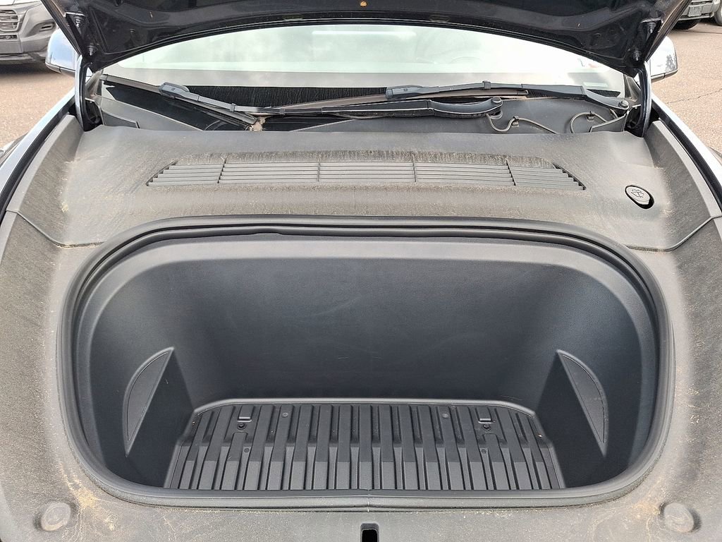 Used 2022 Tesla Model Y Long Range image 27