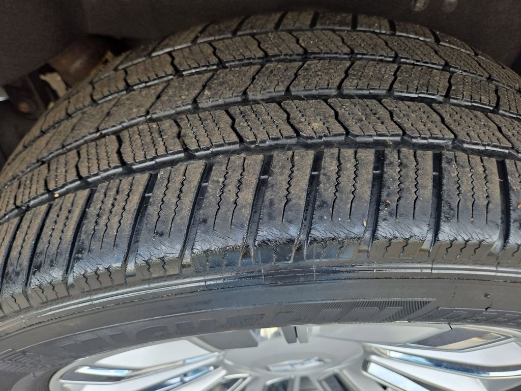 Used 2015 Cadillac Escalade Platinum image 36