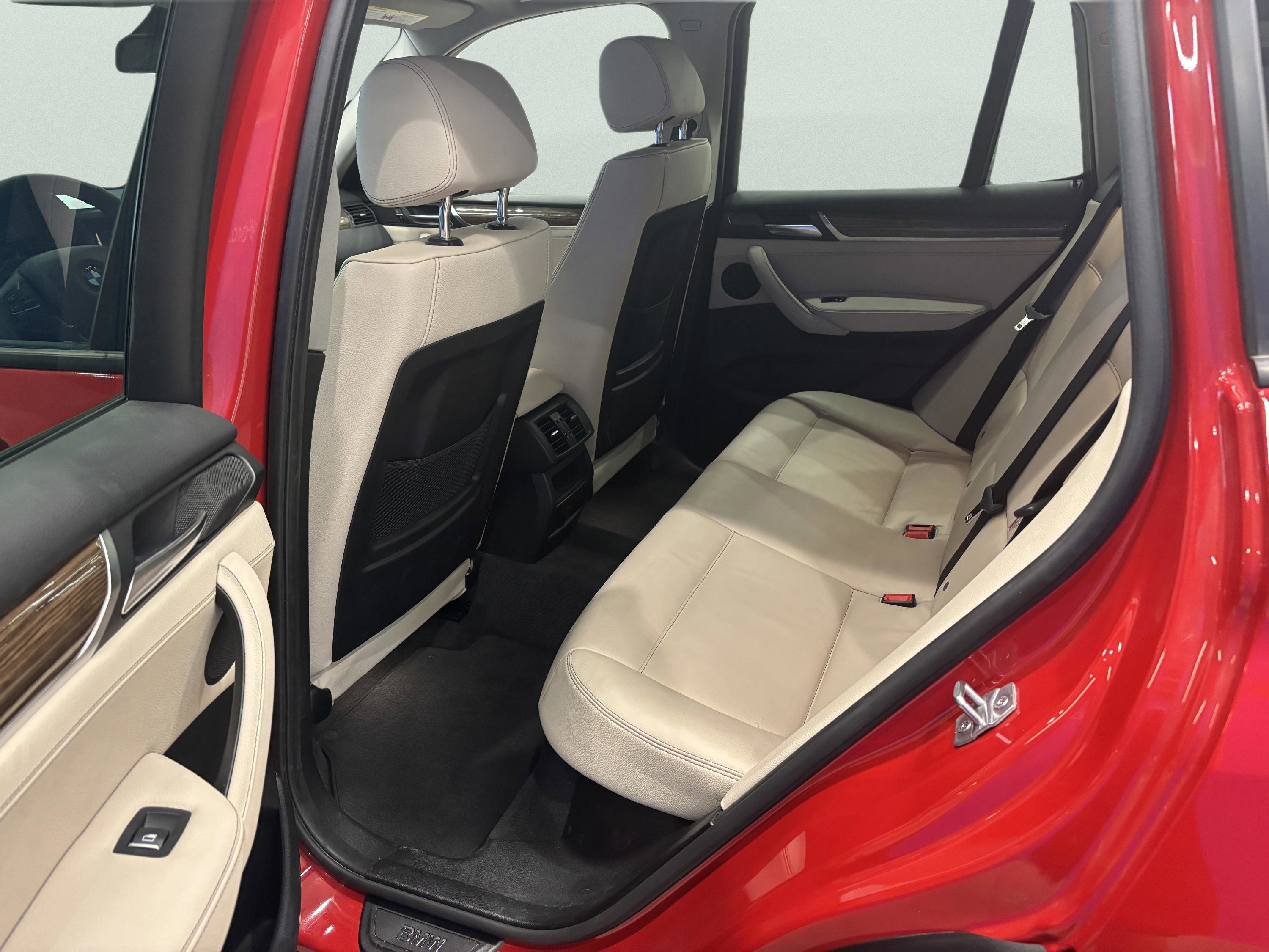 Used 2015 BMW X3 sDrive28i RWD image 11