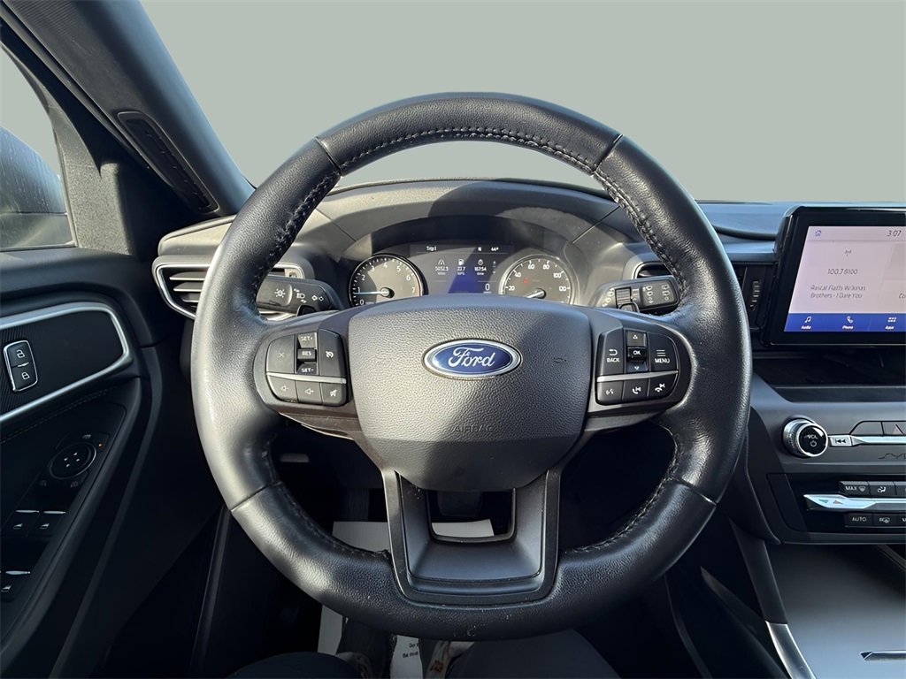 Certified 2020 Ford Explorer XLT w/ Equipment Group 202A image 9