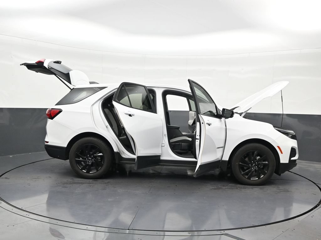 Used 2024 Chevrolet Equinox LS w/ Sport Edition FWD image 32