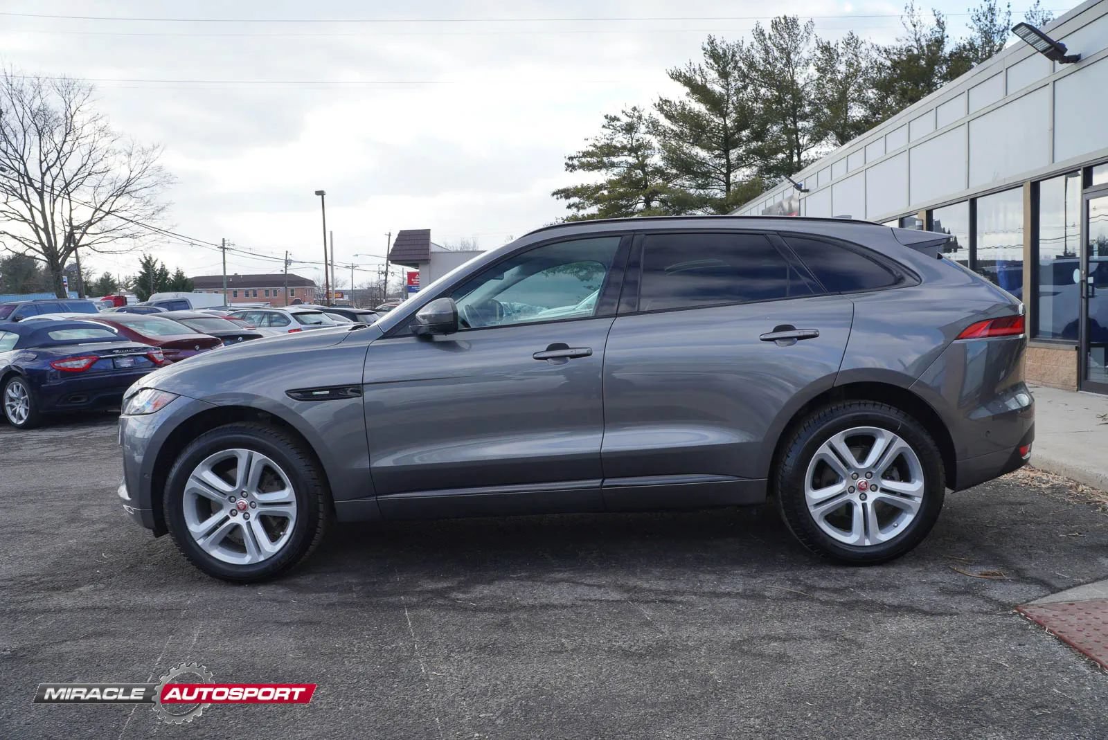 Used 2017 Jaguar F-PACE R-Sport AWD/4WD image 4