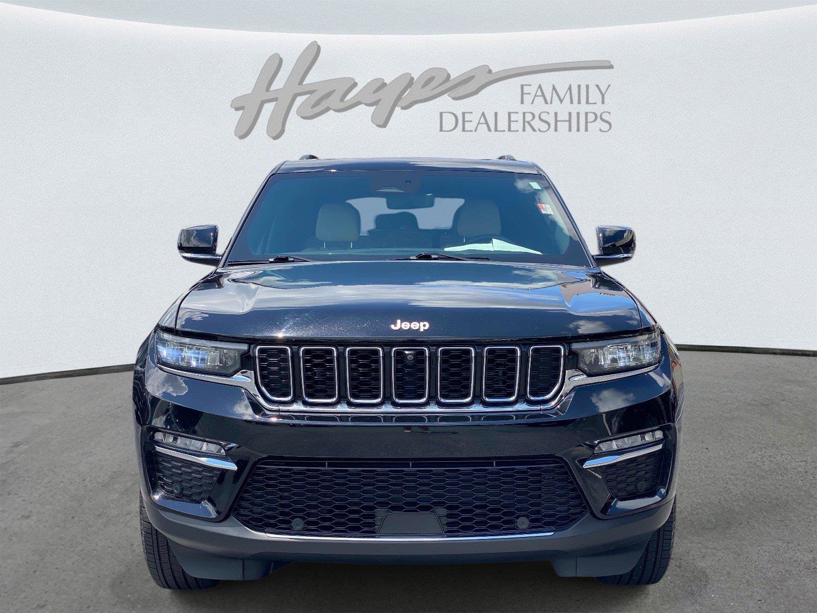 Used 2024 Jeep Grand Cherokee Limited w/ Luxury Tech Group II RWD image 11