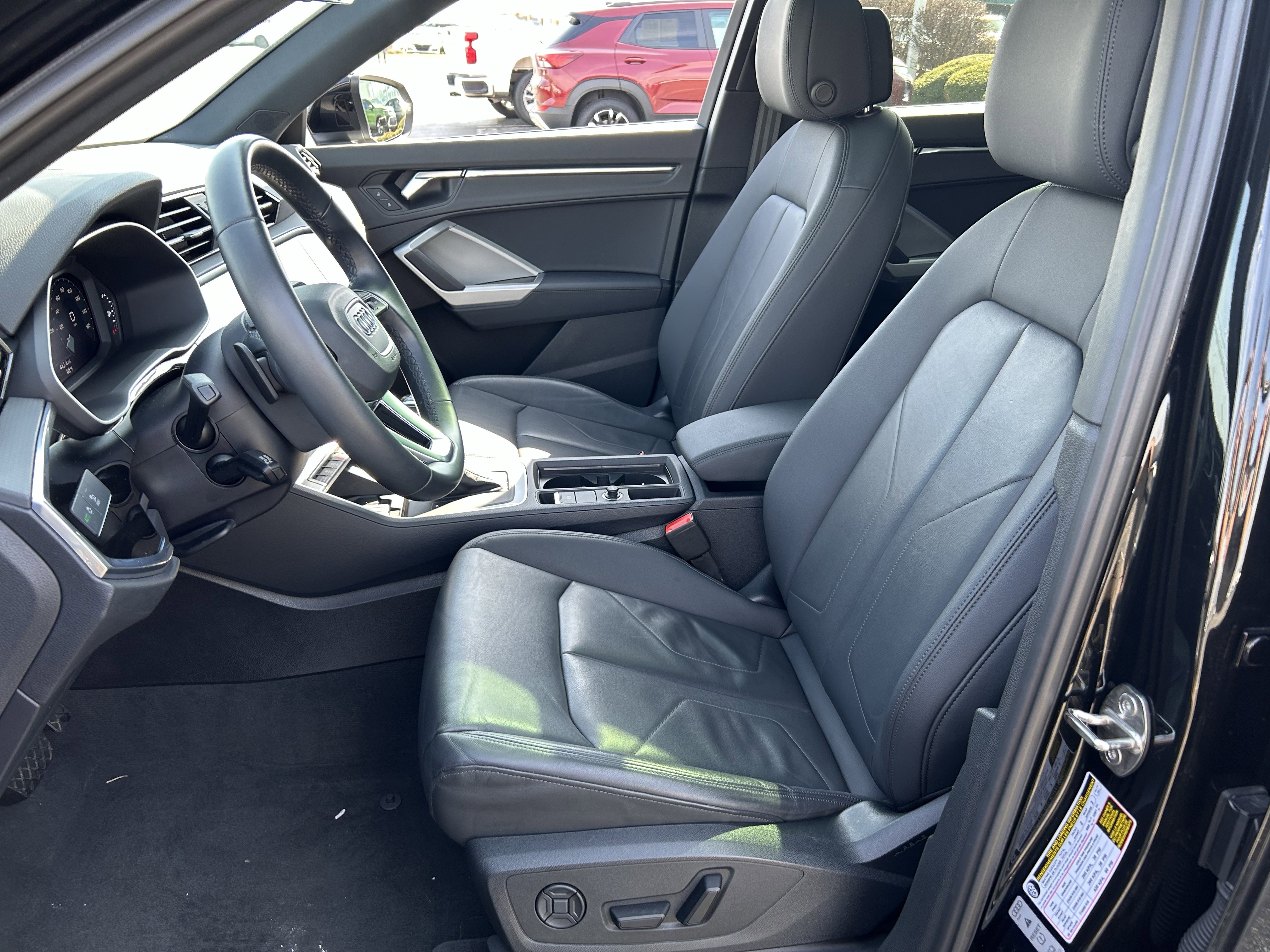 Used 2024 Audi Q3 2.0T Premium Plus image 22