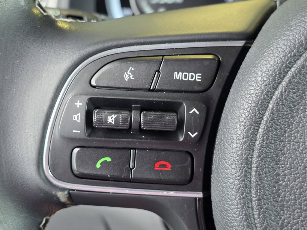Used 2019 Kia Niro EX FWD image 22