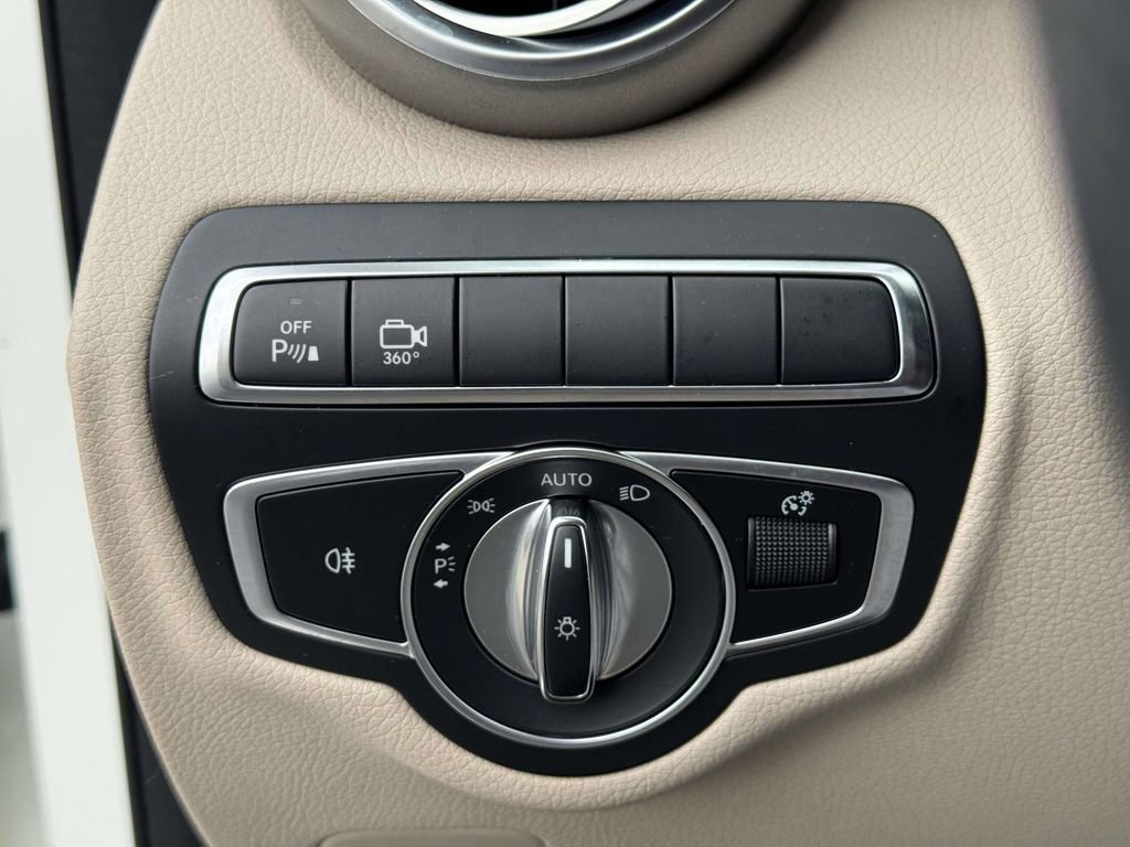 Used 2018 Mercedes-Benz GLC 300 4MATIC image 21