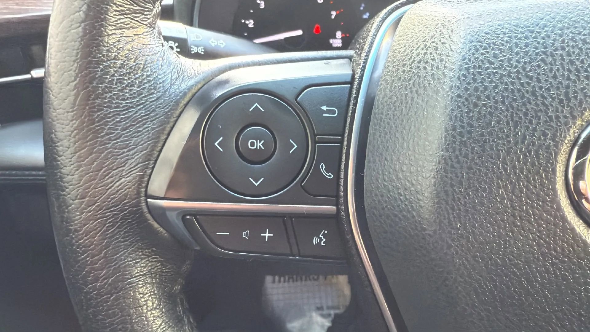 Used 2022 Toyota Avalon XLE FWD image 12
