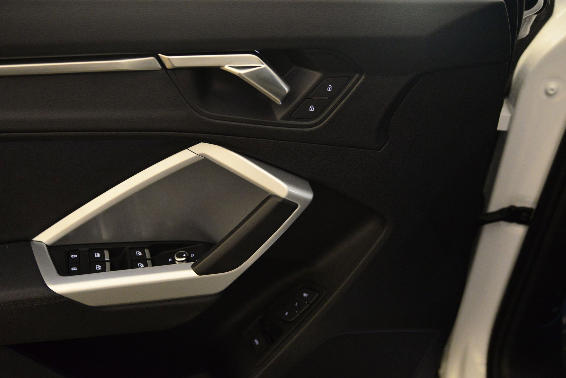 Certified 2025 Audi Q3 2.0T Premium w/ Convenience Package image 26