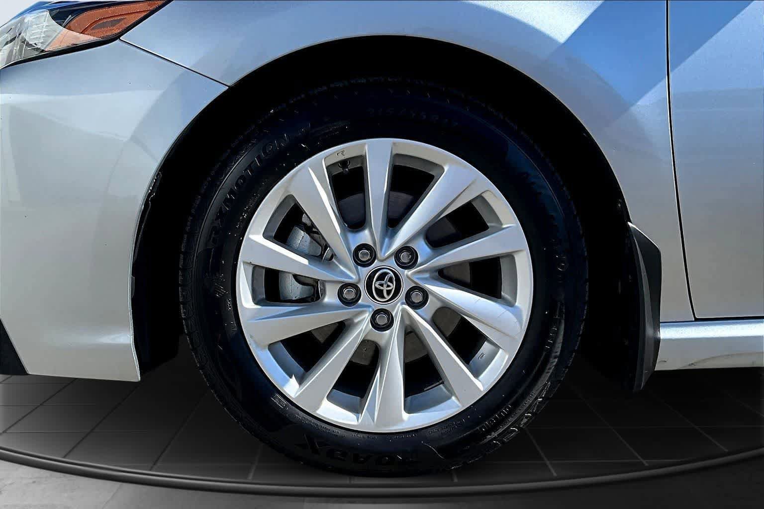 Used 2024 Toyota Camry SE FWD image 8