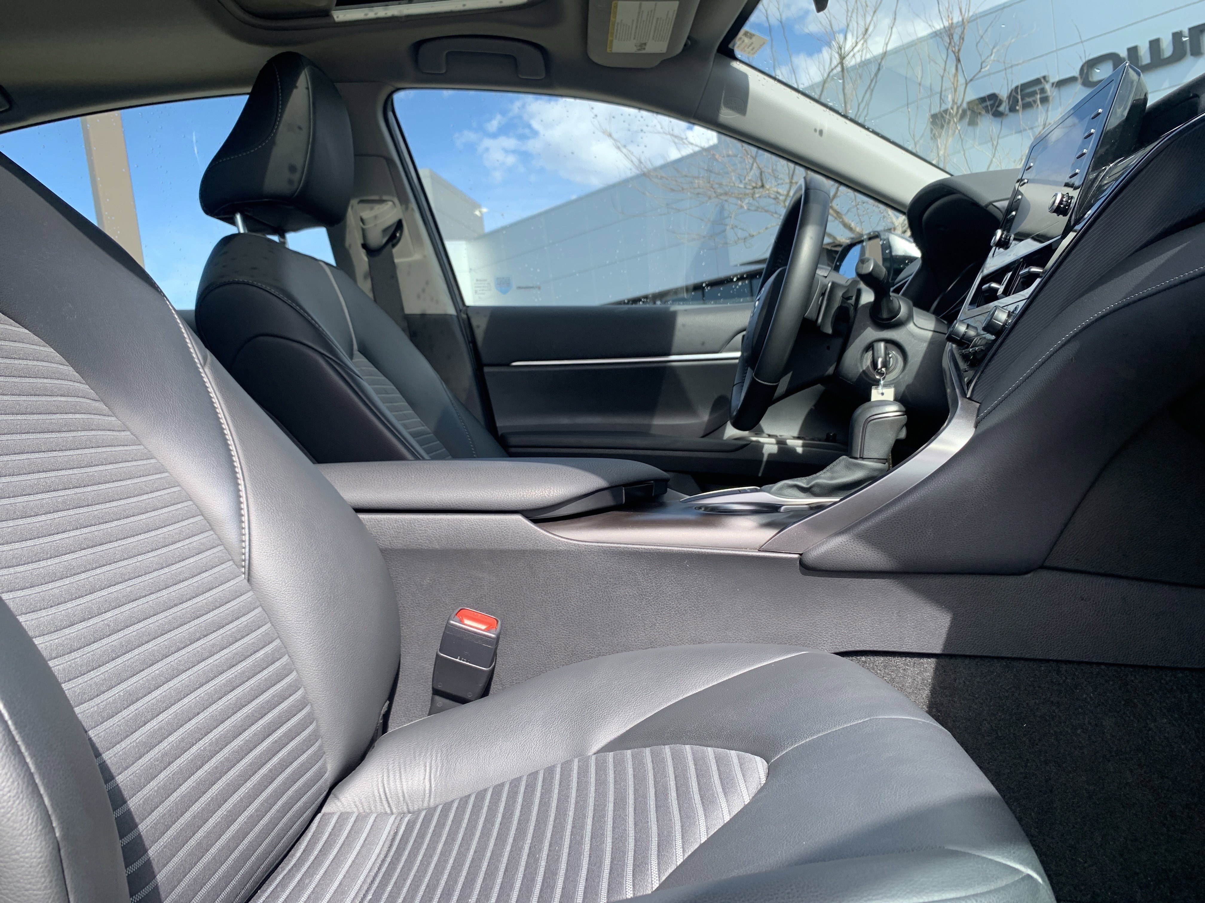 Used 2024 Toyota Camry SE image 35