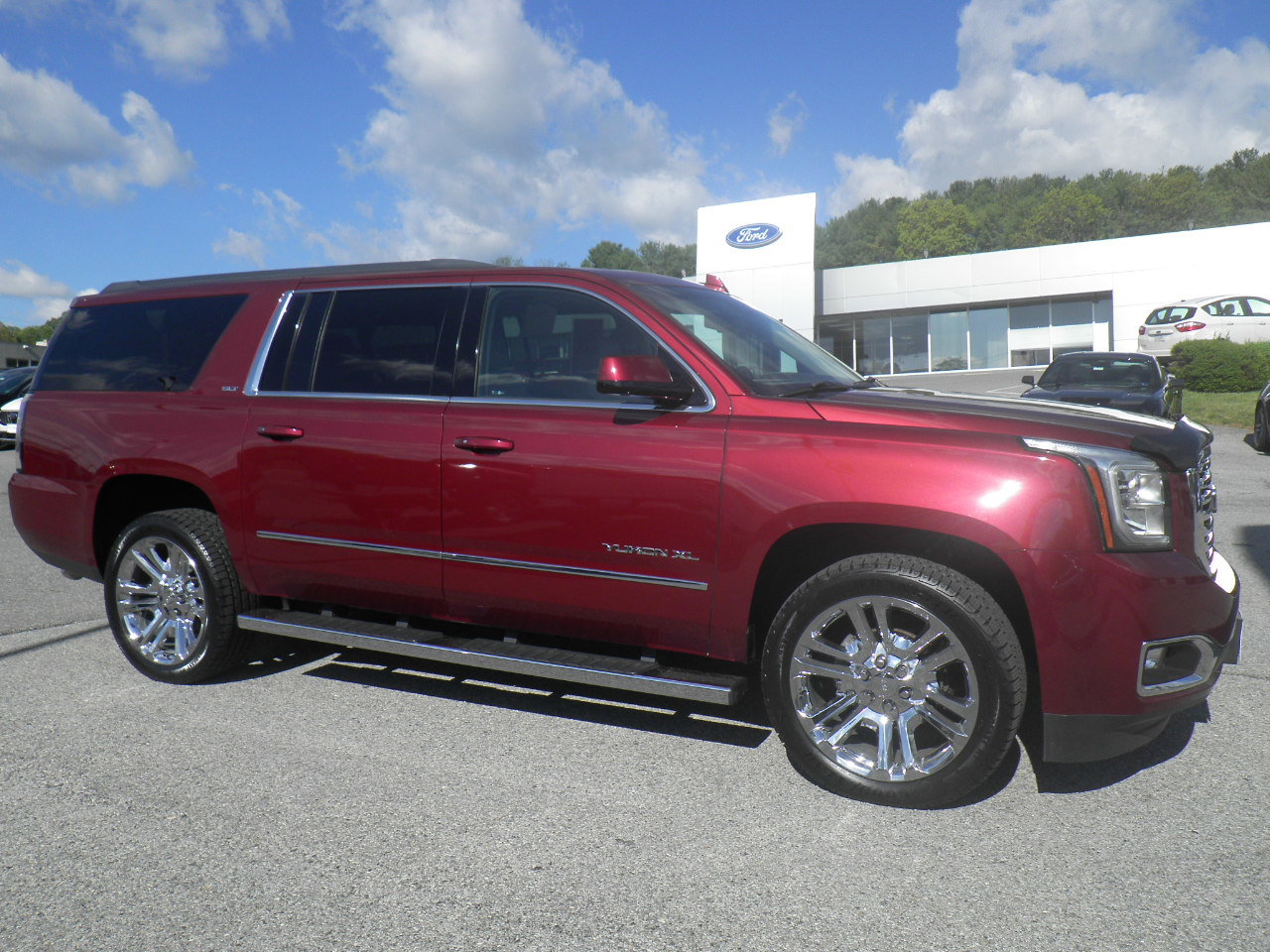 Used 2018 GMC Yukon XL SLT w/ Premium Edition image 8