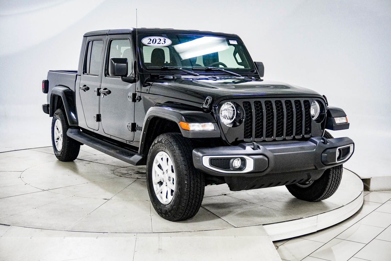 Used 2023 Jeep Gladiator Sport image 12